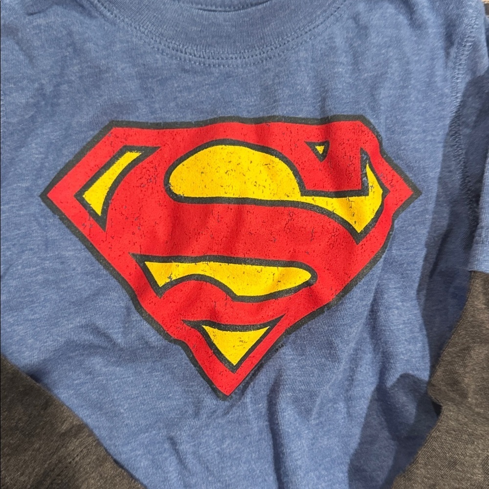 3 t-shirts. Size 3 years. - Picture 2 of 7
